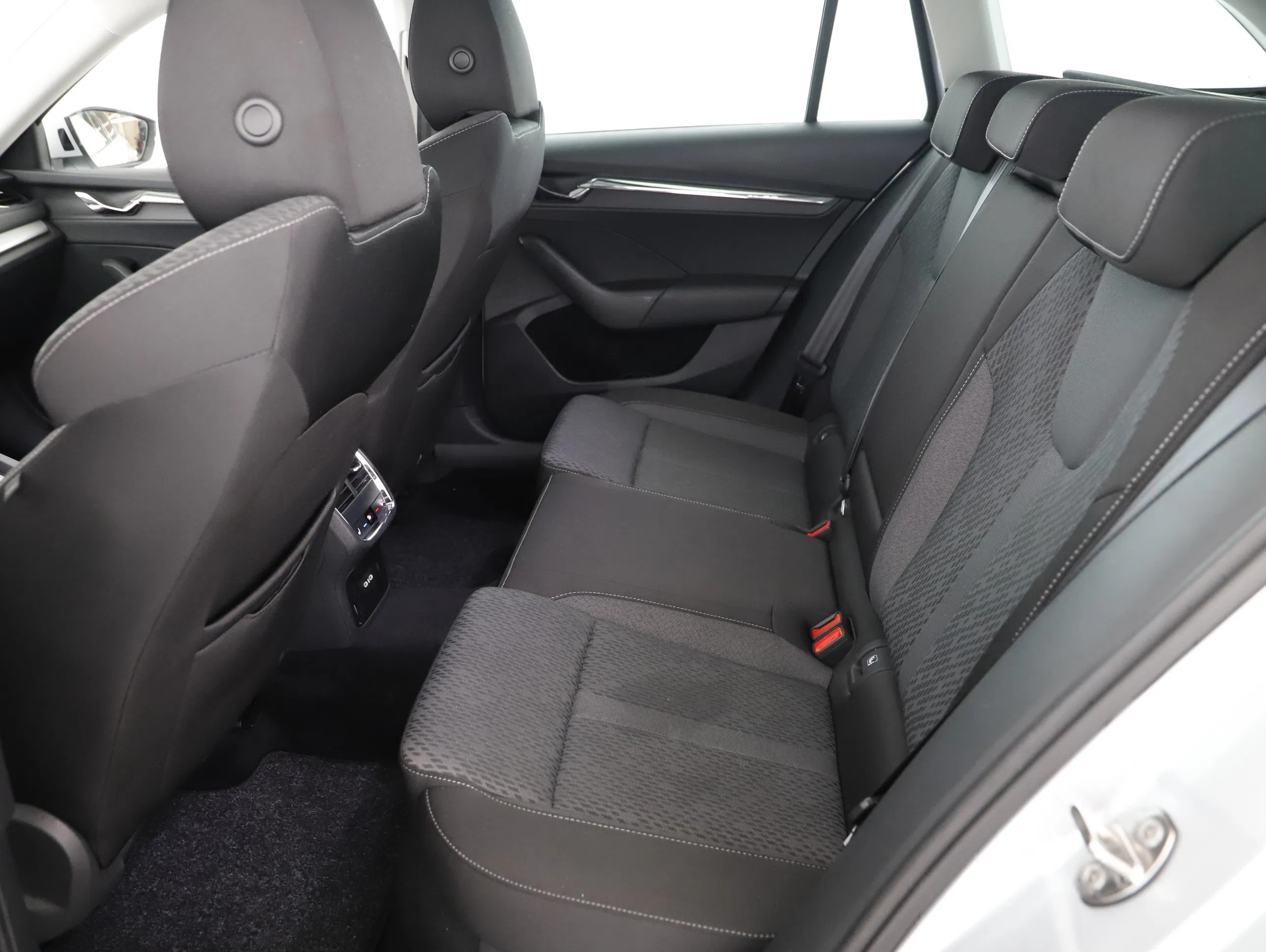 Skoda Octavia Combi 2.0 TDI Style | Bild 18 von 23