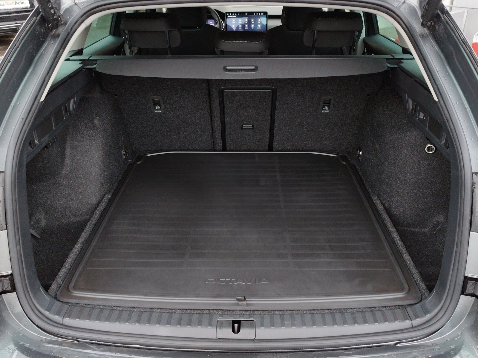 Skoda Octavia Combi 2.0 TDI W Selection | Bild 12 von 26