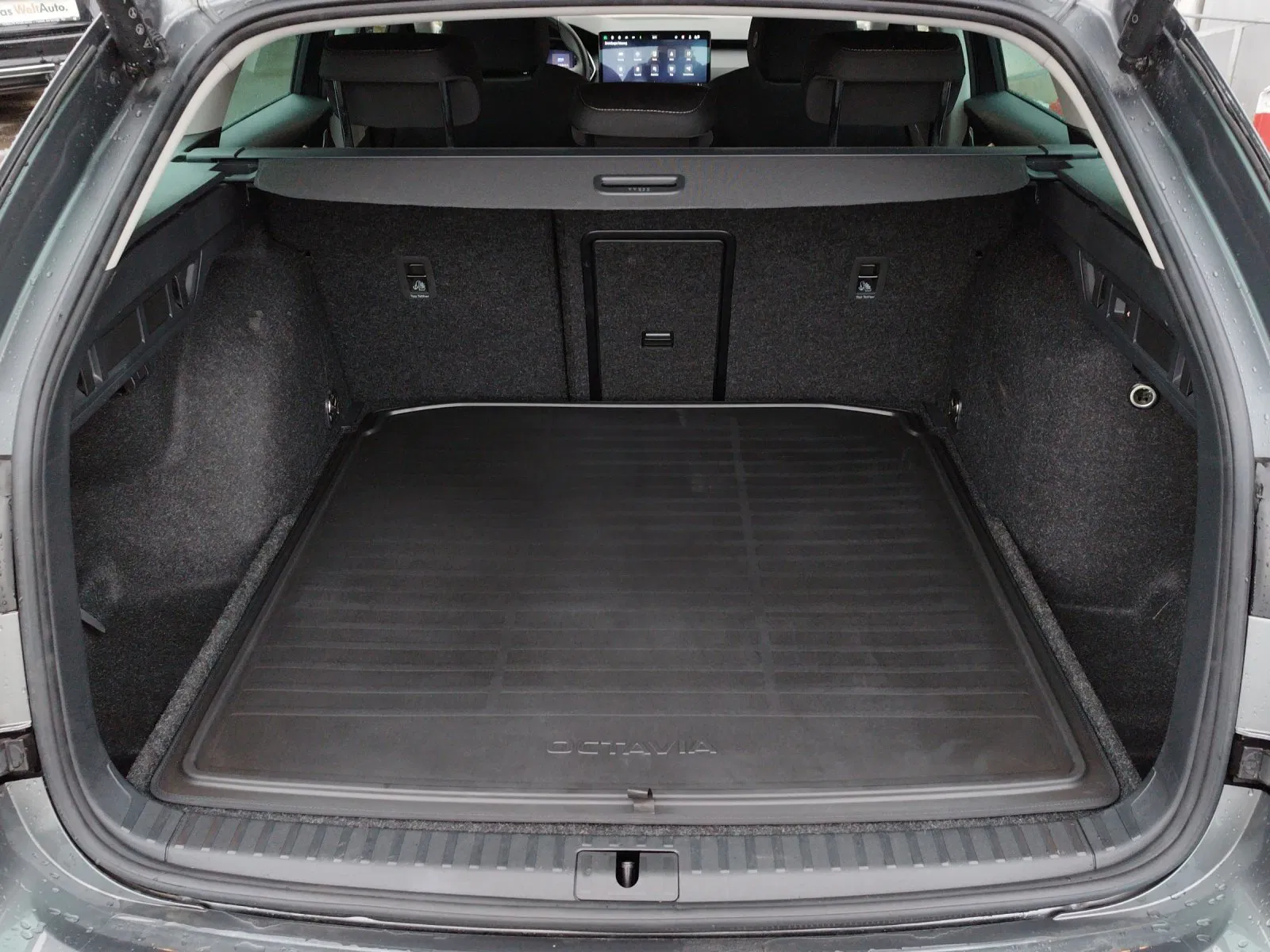 Skoda Octavia Combi 2.0 TDI W Selection | Bild 12 von 26