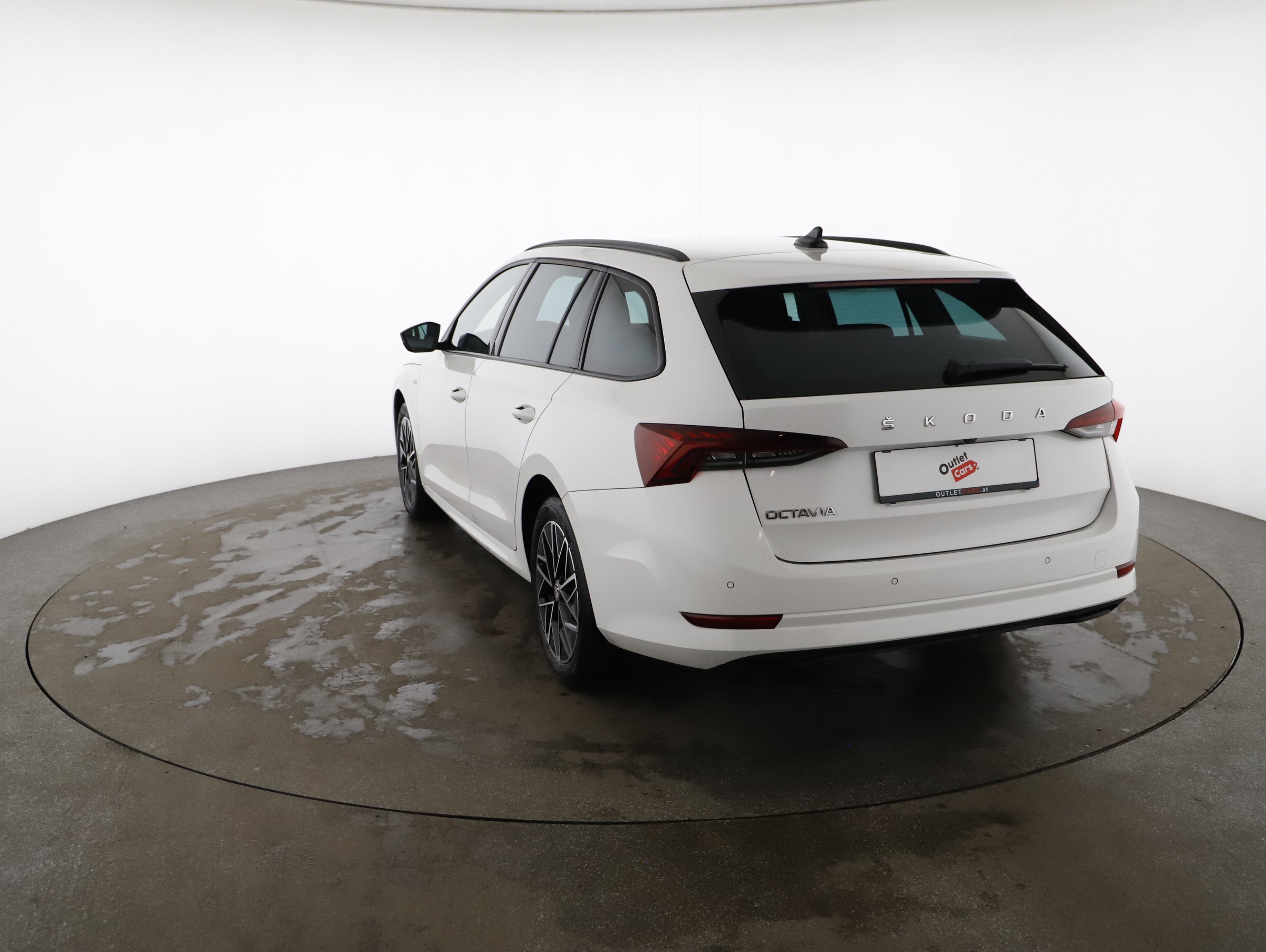 Skoda Octavia Combi 2.0 TDI Ambition | Bild 17 von 21