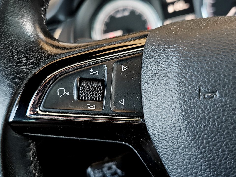 Skoda Octavia Combi 2.0 TDI DSG Style | Bild 13 von 21