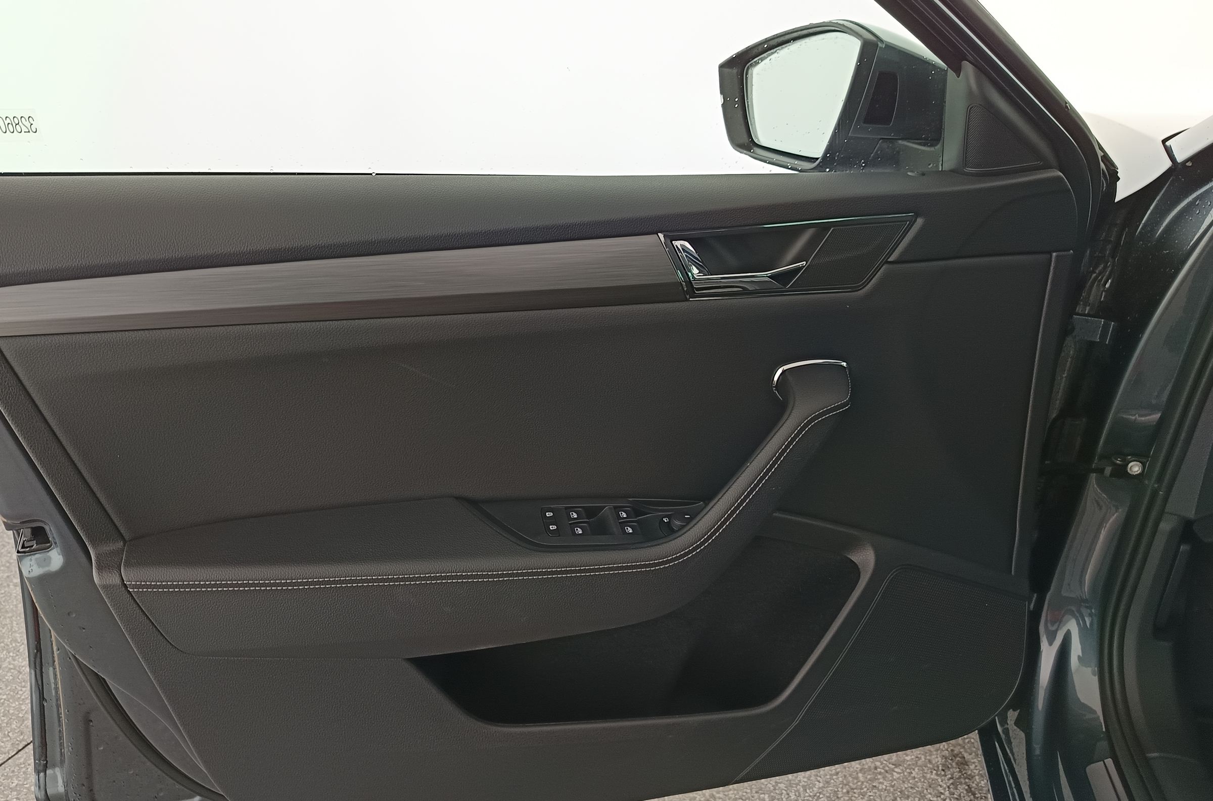 Skoda Superb Combi 2.0 TDI Style | Bild 11 von 31