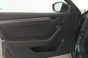 Skoda Superb Combi 2.0 TDI Style | Thumbnail 11 von 31