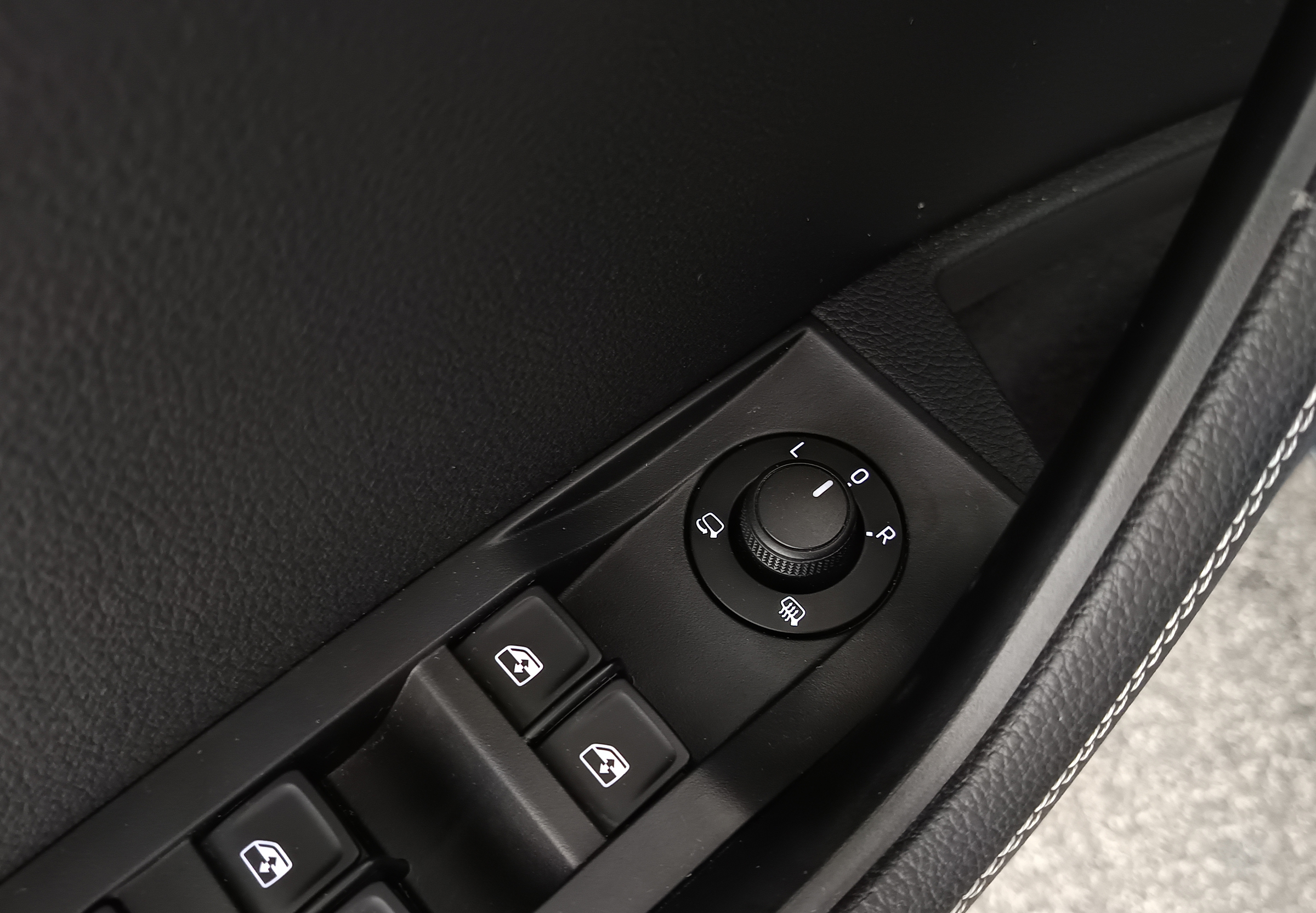 Skoda Superb Combi 2.0 TDI Style | Bild 12 von 31