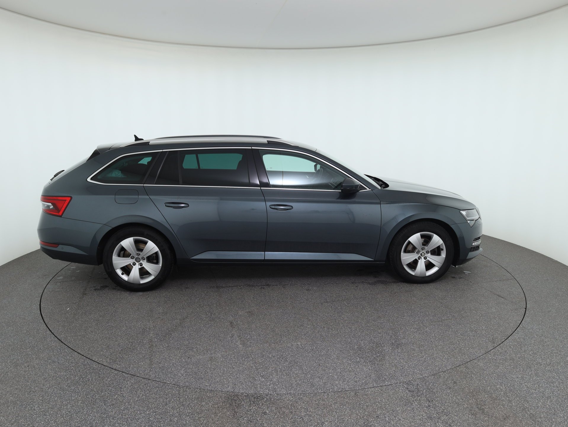 Skoda Superb Combi 2.0 TDI Style | Bild 5 von 31