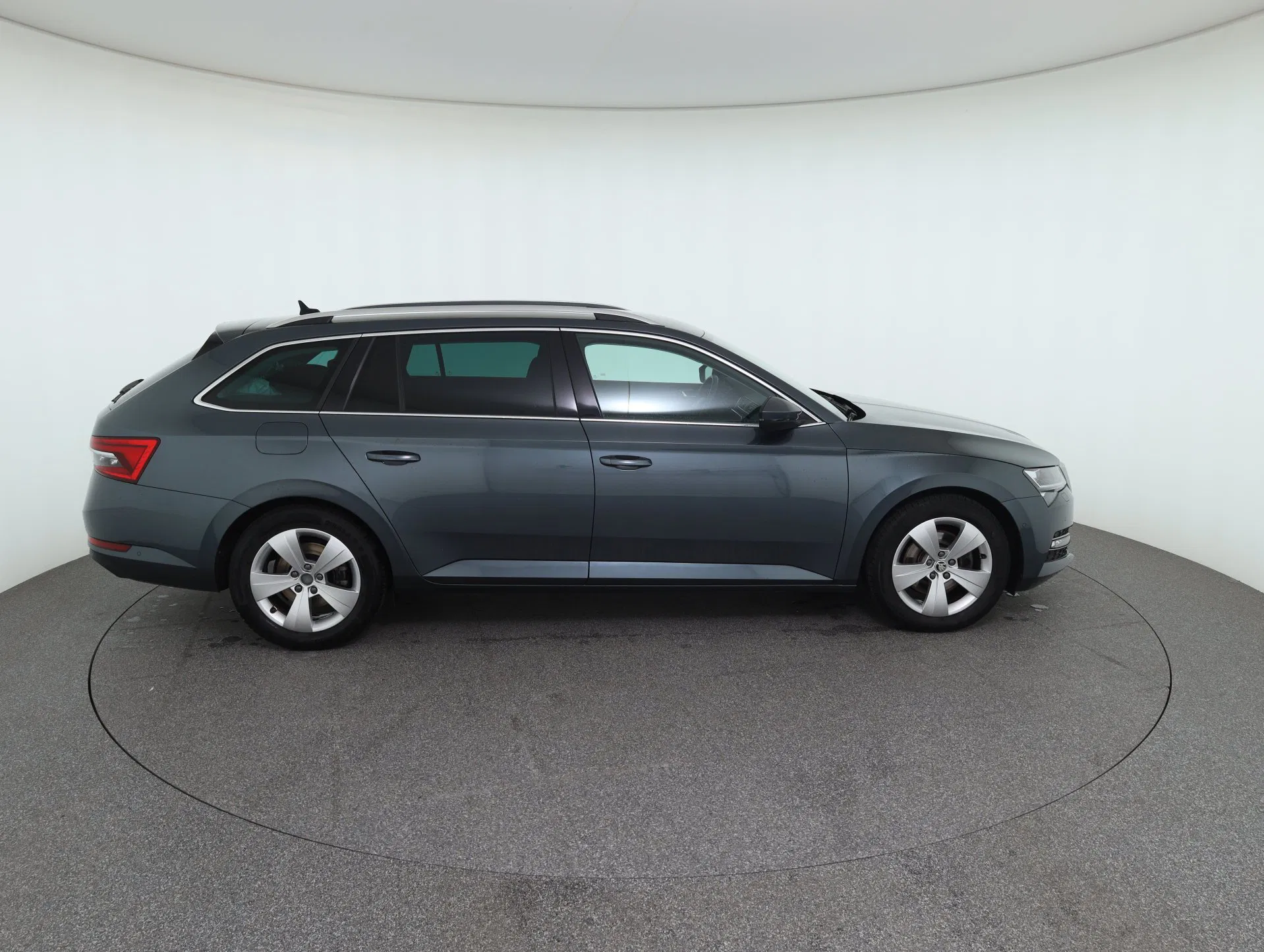 Skoda Superb Combi 2.0 TDI Style | Bild 5 von 31