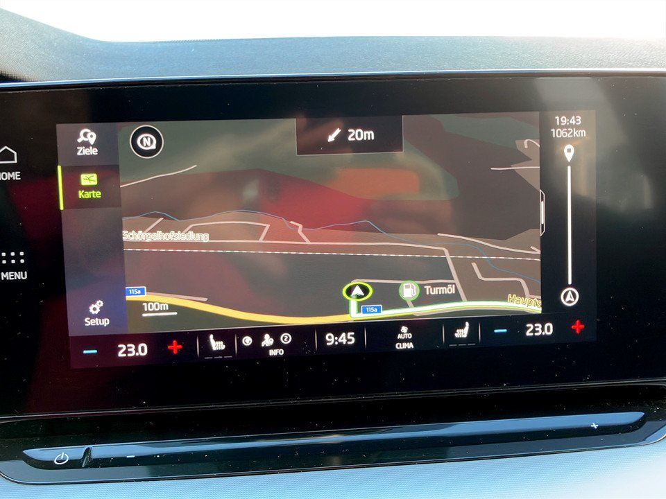 Skoda Octavia Combi 2.0 TDI DSG | Bild 19 von 26