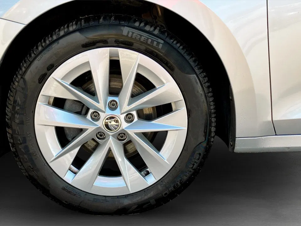 Skoda Octavia Combi 2.0 TDI DSG | Bild 6 von 26