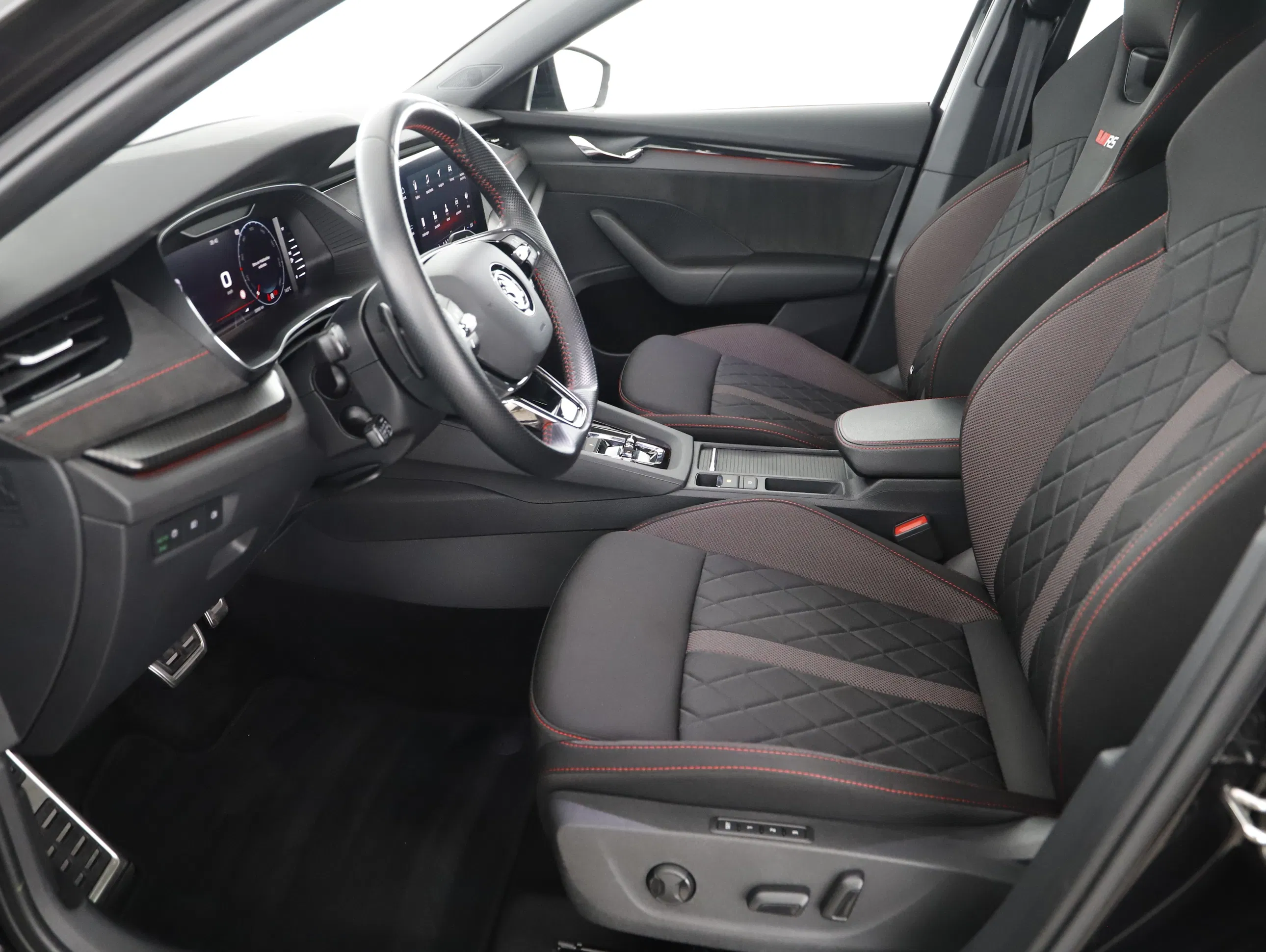 Skoda Octavia Combi 2.0 TDI RS | Bild 9 von 28