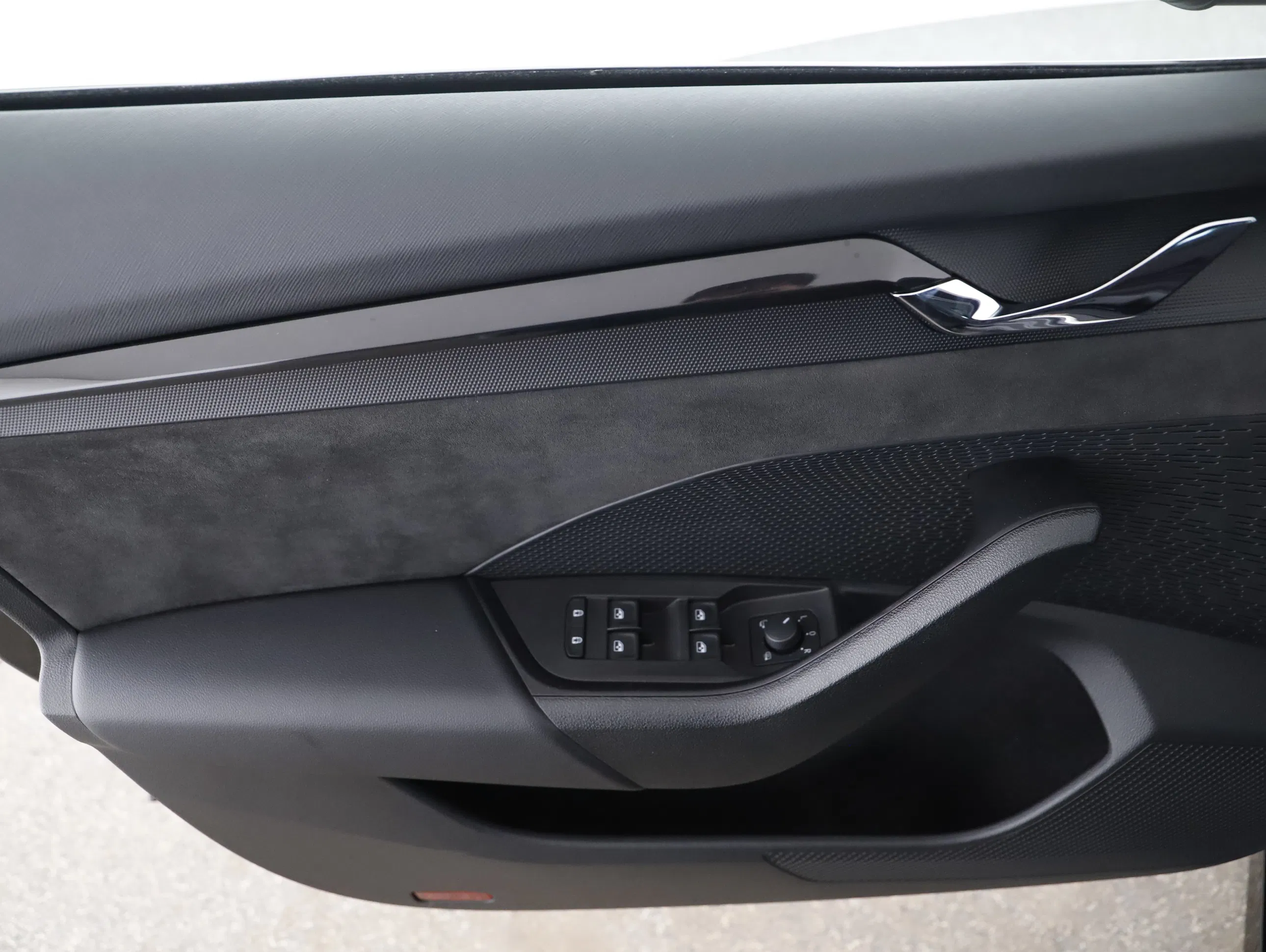 Skoda Octavia Combi 2.0 TDI RS | Bild 26 von 28