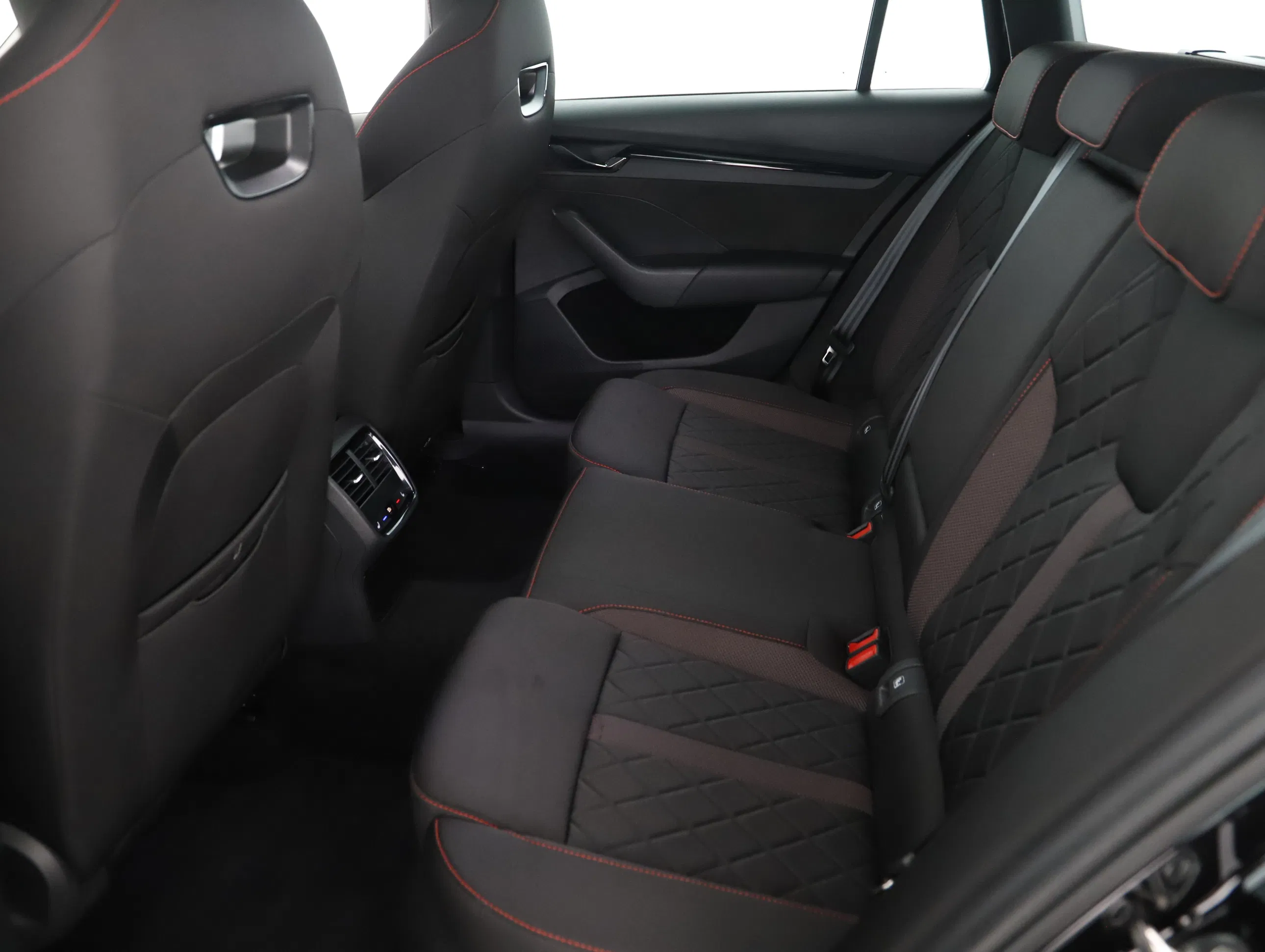 Skoda Octavia Combi 2.0 TDI RS | Bild 10 von 28