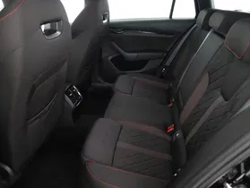 Skoda Octavia Combi 2.0 TDI RS | Thumbnail 10 von 28