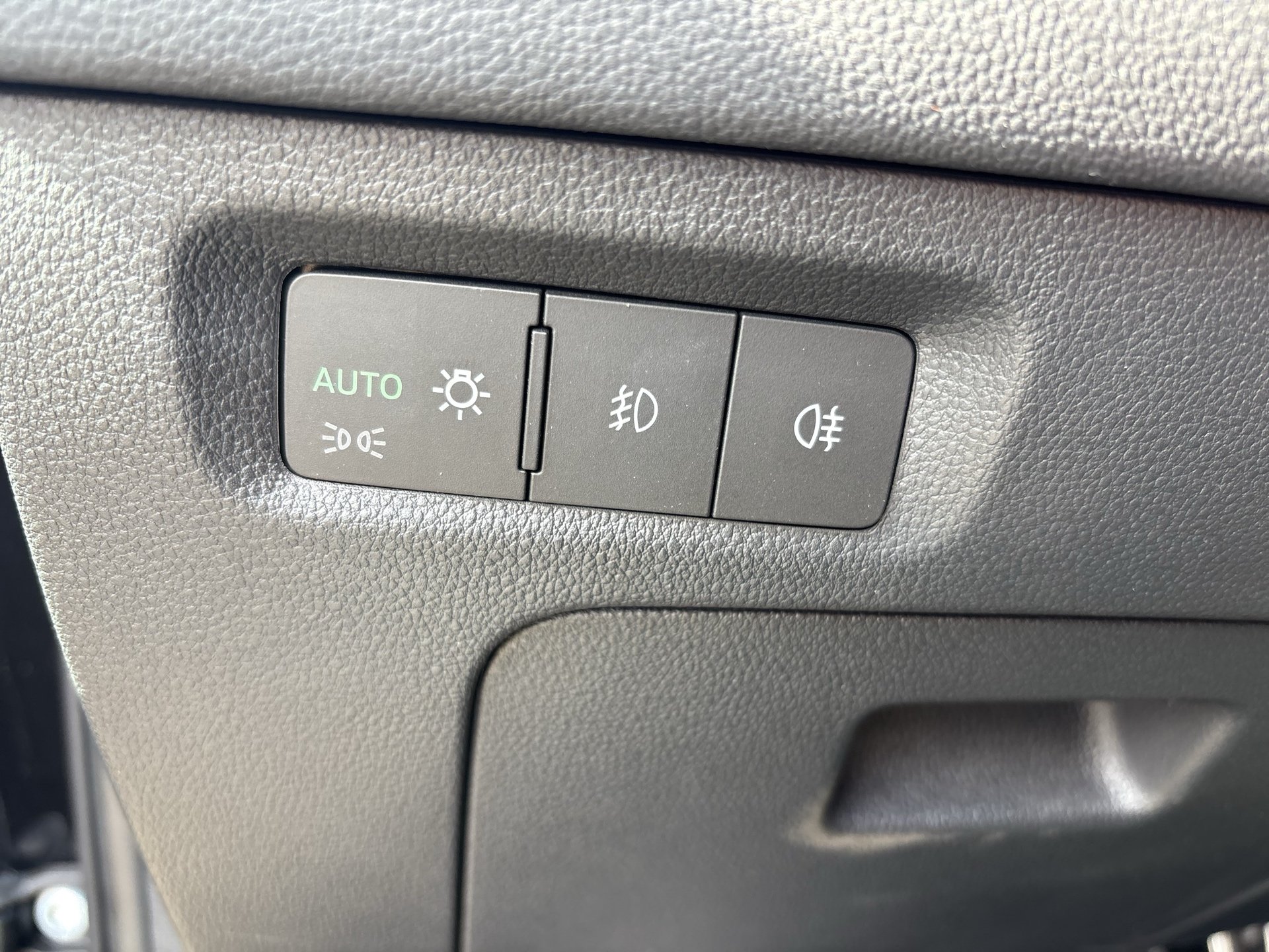 Skoda Octavia Combi 2.0 TDI RS | Bild 13 von 25