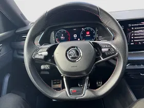 Skoda Octavia Combi 2.0 TDI RS | Thumbnail 15 von 25