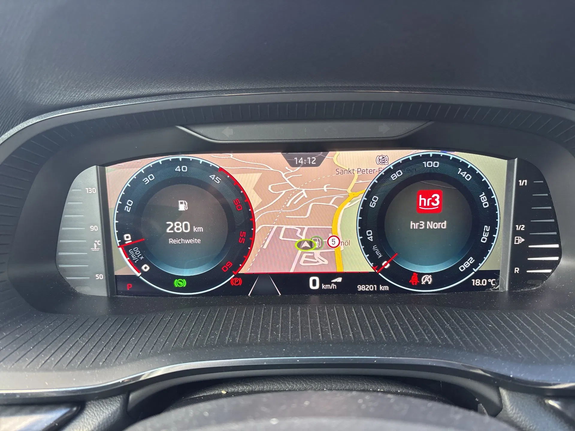 Skoda Octavia Combi 2.0 TDI RS | Bild 16 von 25