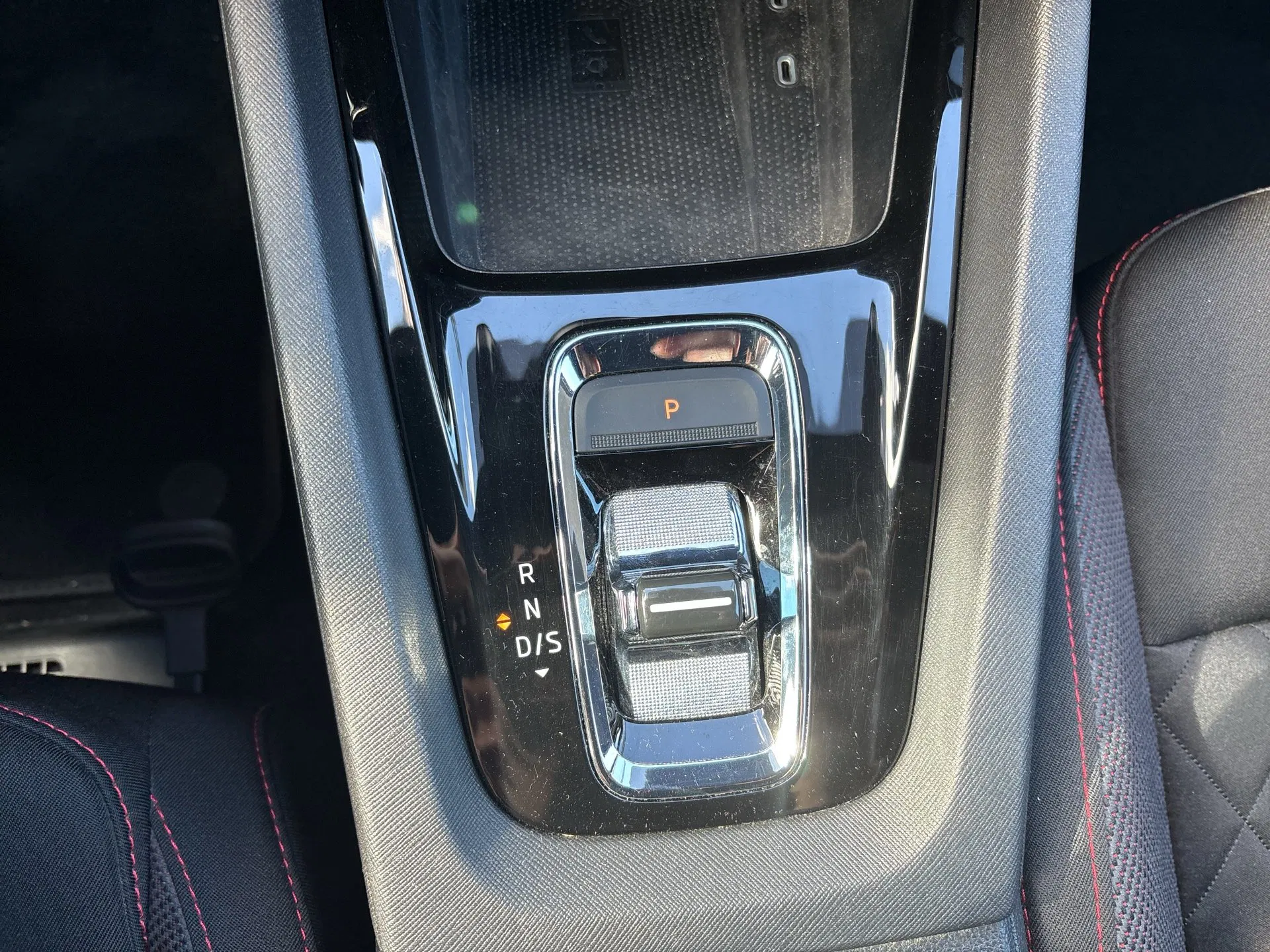 Skoda Octavia Combi 2.0 TDI RS | Bild 19 von 25