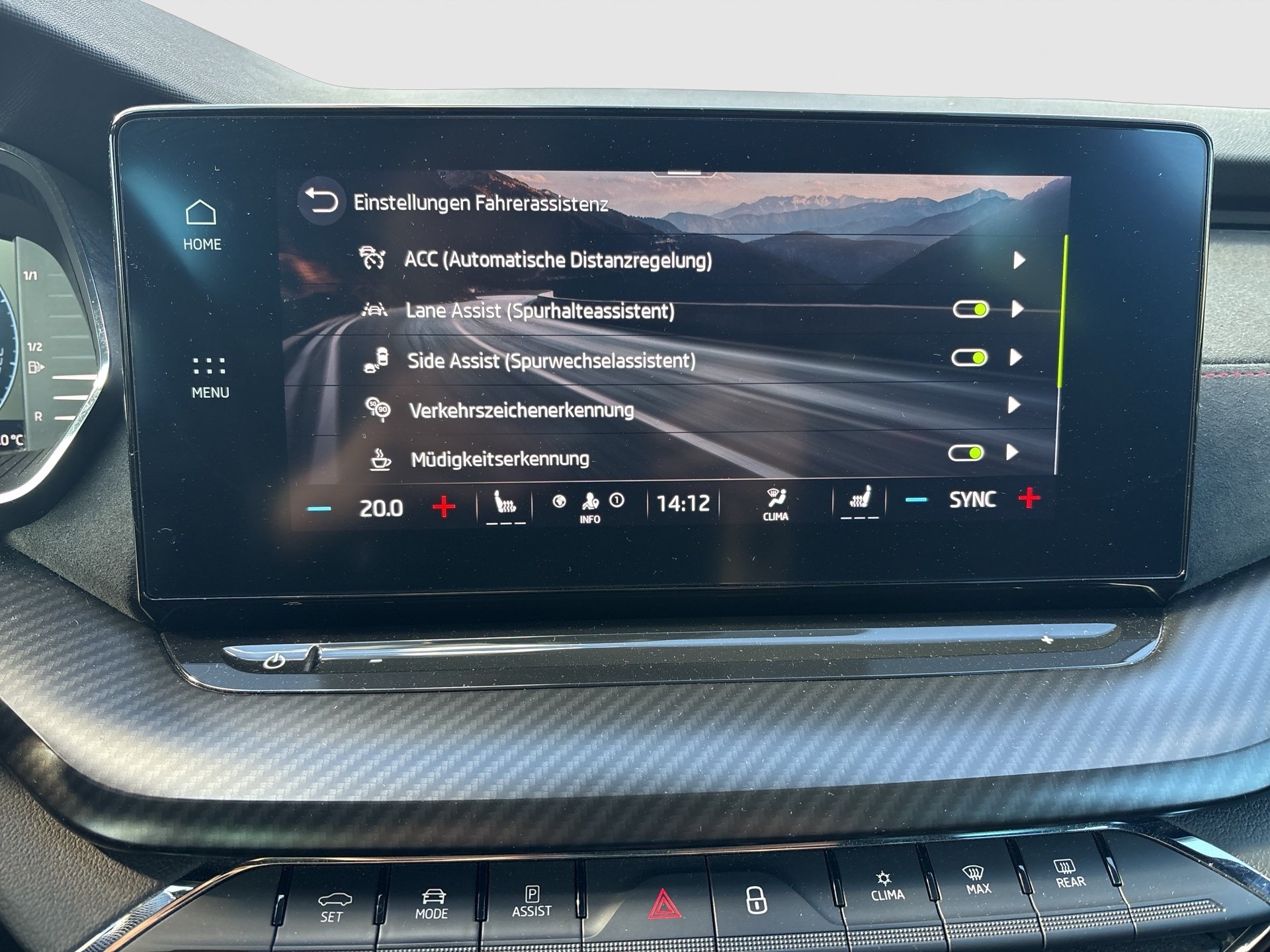 Skoda Octavia Combi 2.0 TDI RS | Bild 21 von 25