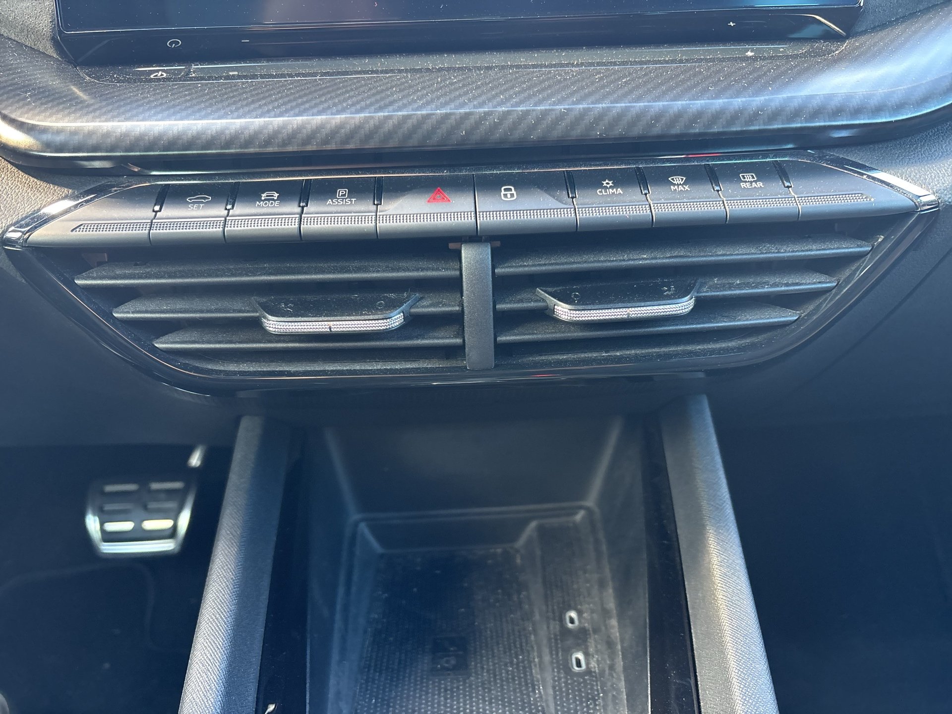 Skoda Octavia Combi 2.0 TDI RS | Bild 22 von 25