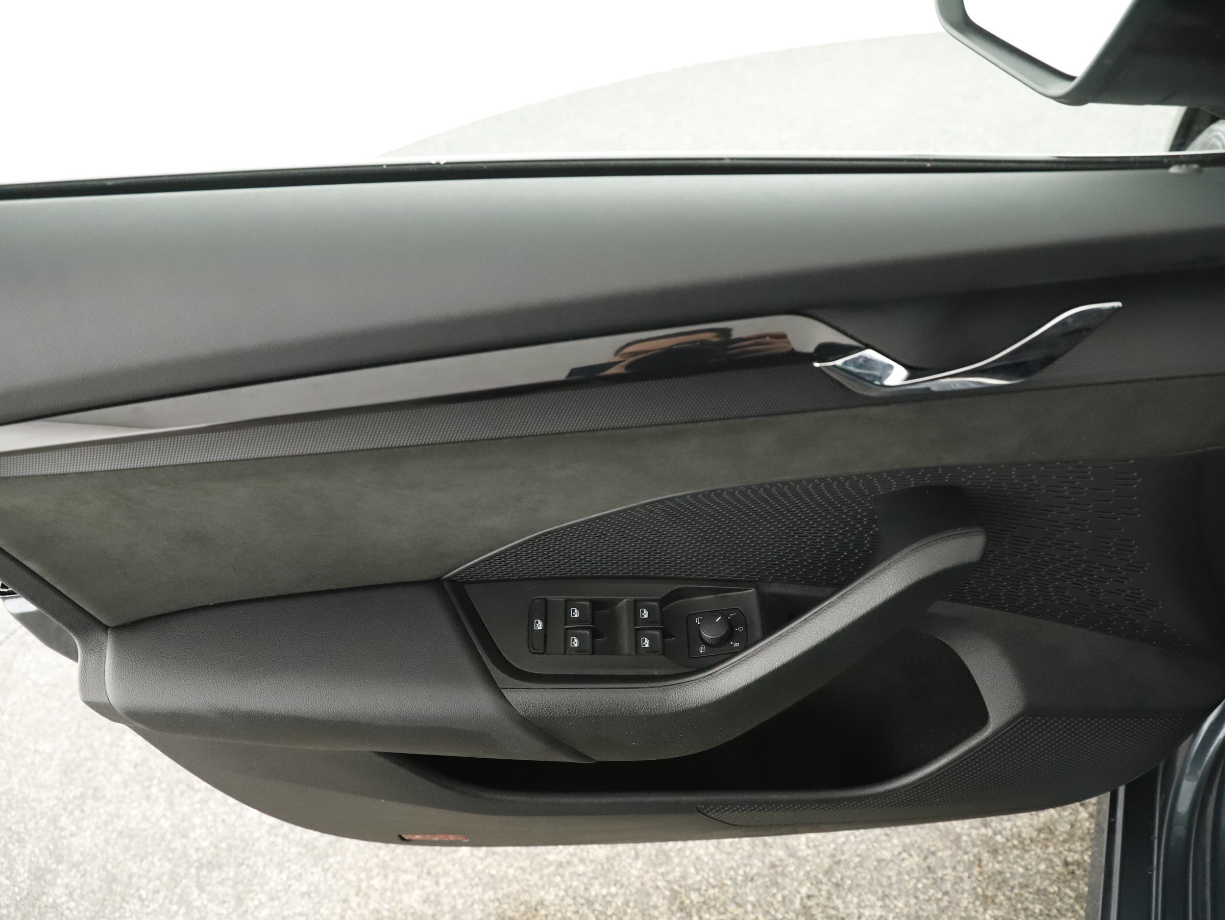 Skoda Octavia Combi 2.0 TDI RS | Bild 11 von 28