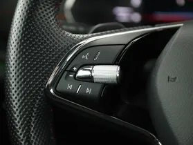 Skoda Octavia Combi 2.0 TDI RS | Thumbnail 18 von 28