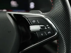 Skoda Octavia Combi 2.0 TDI RS | Thumbnail 19 von 28