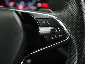 Skoda Octavia Combi 2.0 TDI RS | Thumbnail 16 von 27