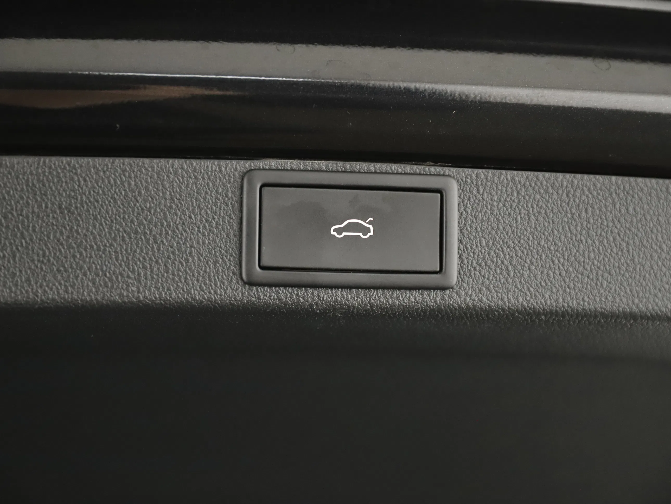 Skoda Octavia Combi 2.0 TDI RS | Bild 24 von 27