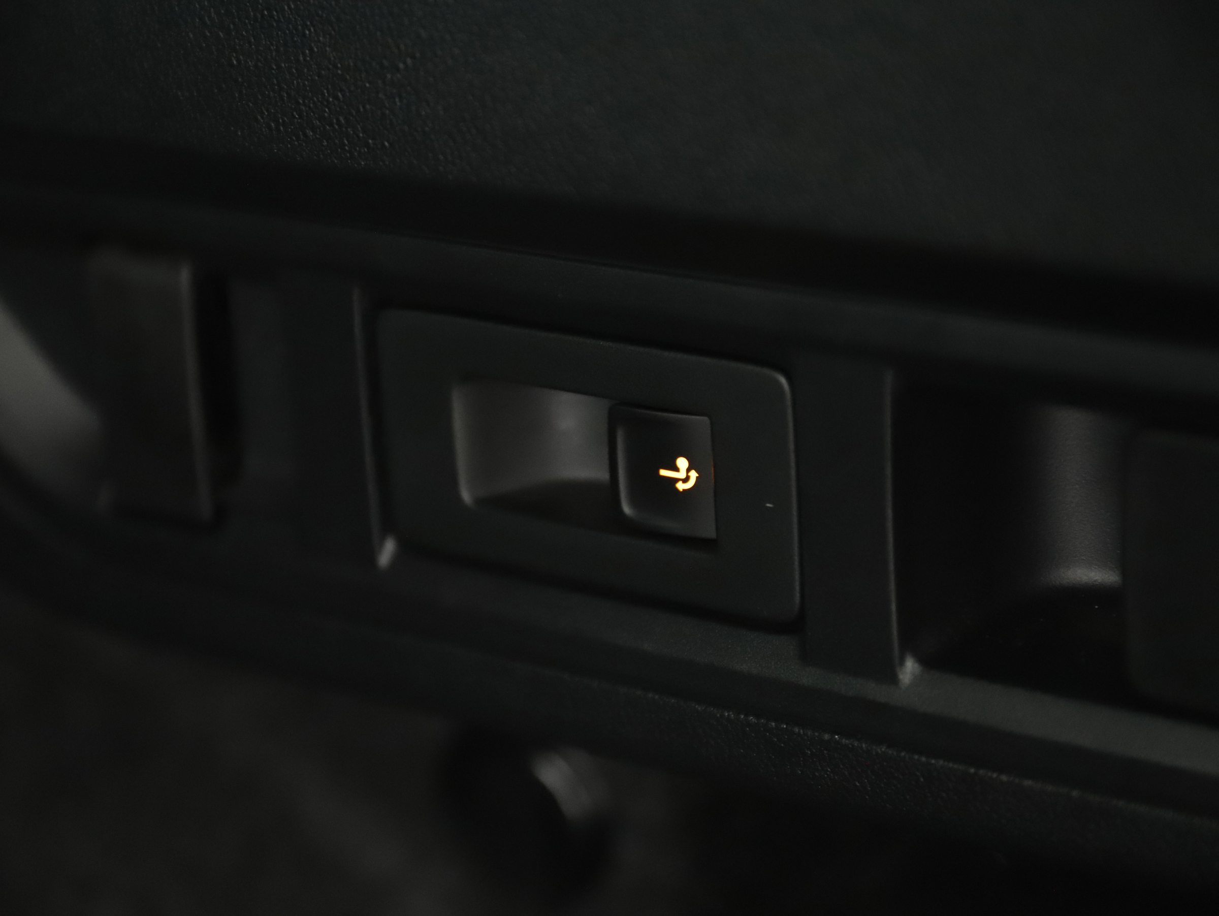 Skoda Octavia Combi 2.0 TDI RS | Bild 25 von 27