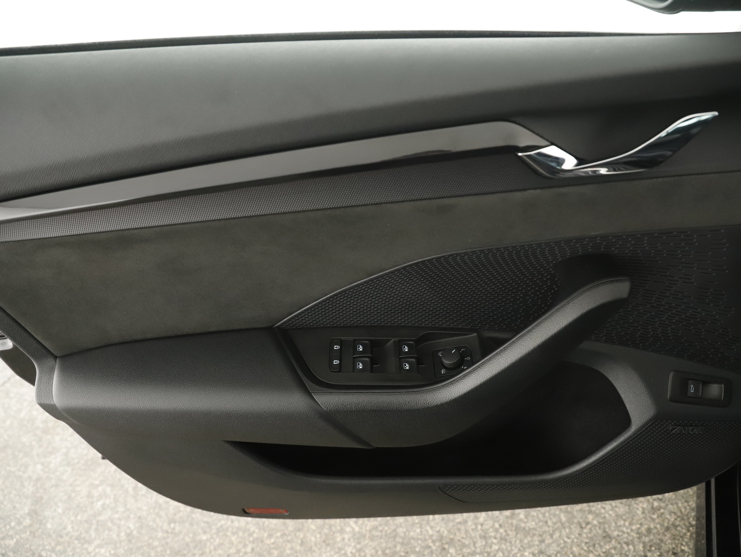 Skoda Octavia Combi 2.0 TDI RS | Bild 8 von 27