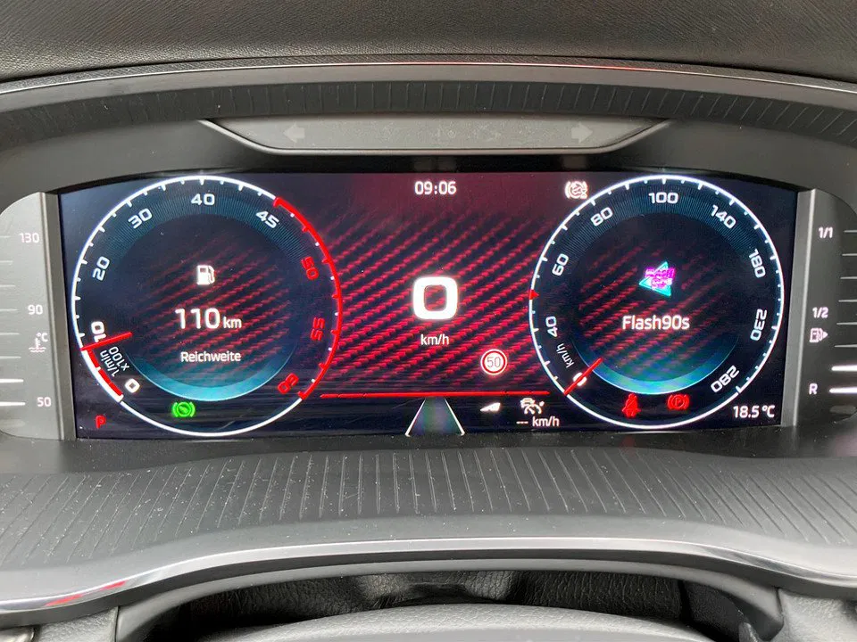 Skoda Octavia Combi 2.0 TDI RS | Bild 12 von 28