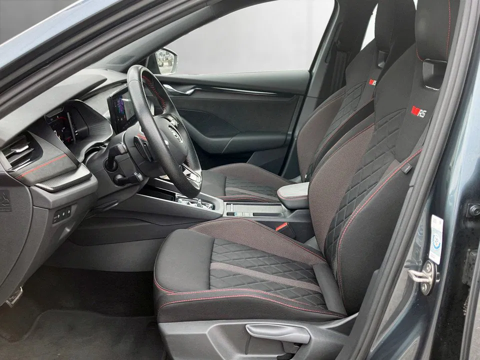 Skoda Octavia Combi 2.0 TDI RS | Bild 7 von 28