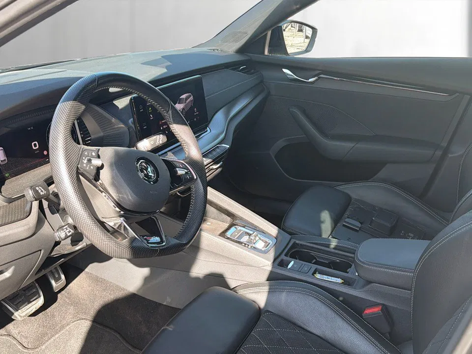 Skoda OCTAVIA Combi RS TDI DSG | Bild 8 von 20