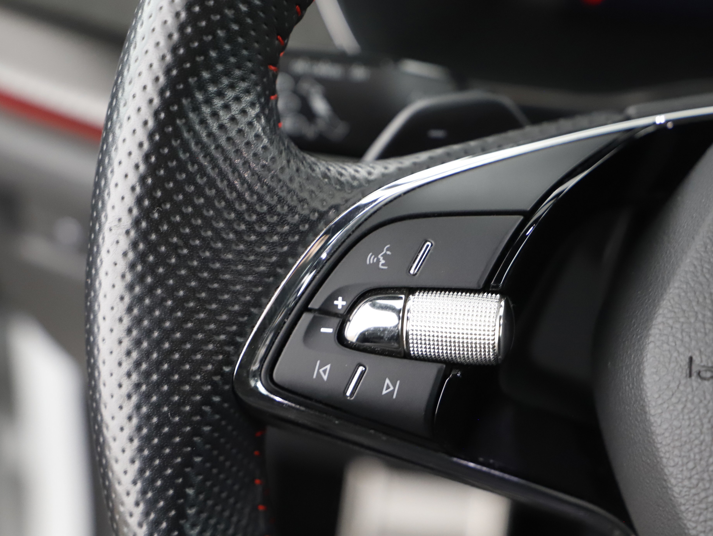 Skoda Octavia Combi 2.0 TDI RS DSG | Bild 10 von 23