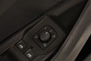 Skoda Octavia Combi 2.0 TDI RS | Thumbnail 12 von 29