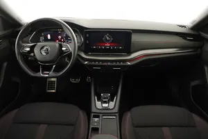 Skoda Octavia Combi 2.0 TDI RS | Thumbnail 15 von 29