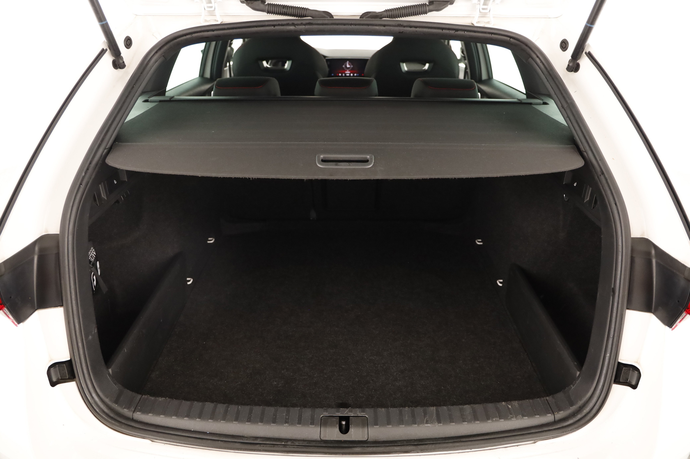 Skoda Octavia Combi 2.0 TDI RS | Bild 26 von 29