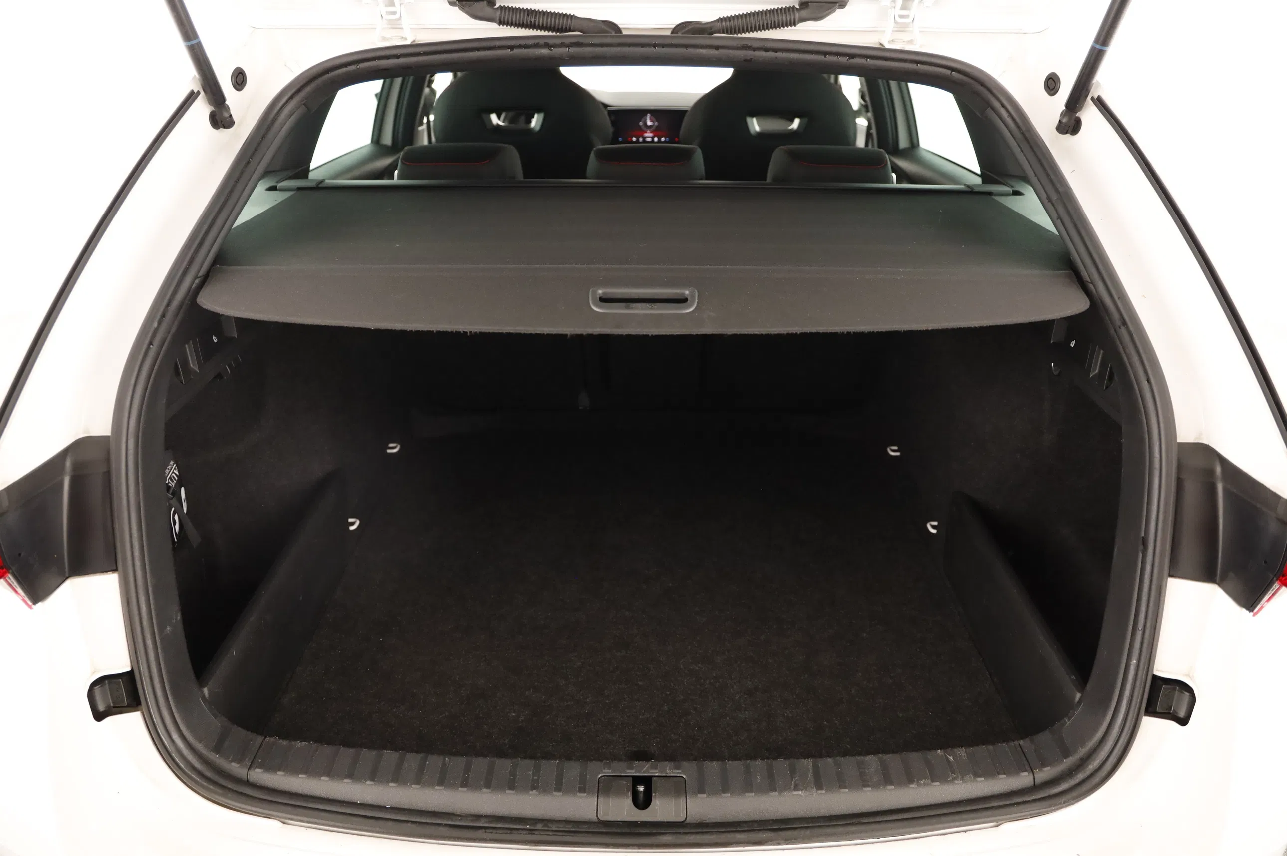 Skoda Octavia Combi 2.0 TDI RS | Bild 26 von 29