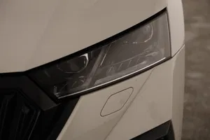 Skoda Octavia Combi 2.0 TDI RS | Thumbnail 27 von 29