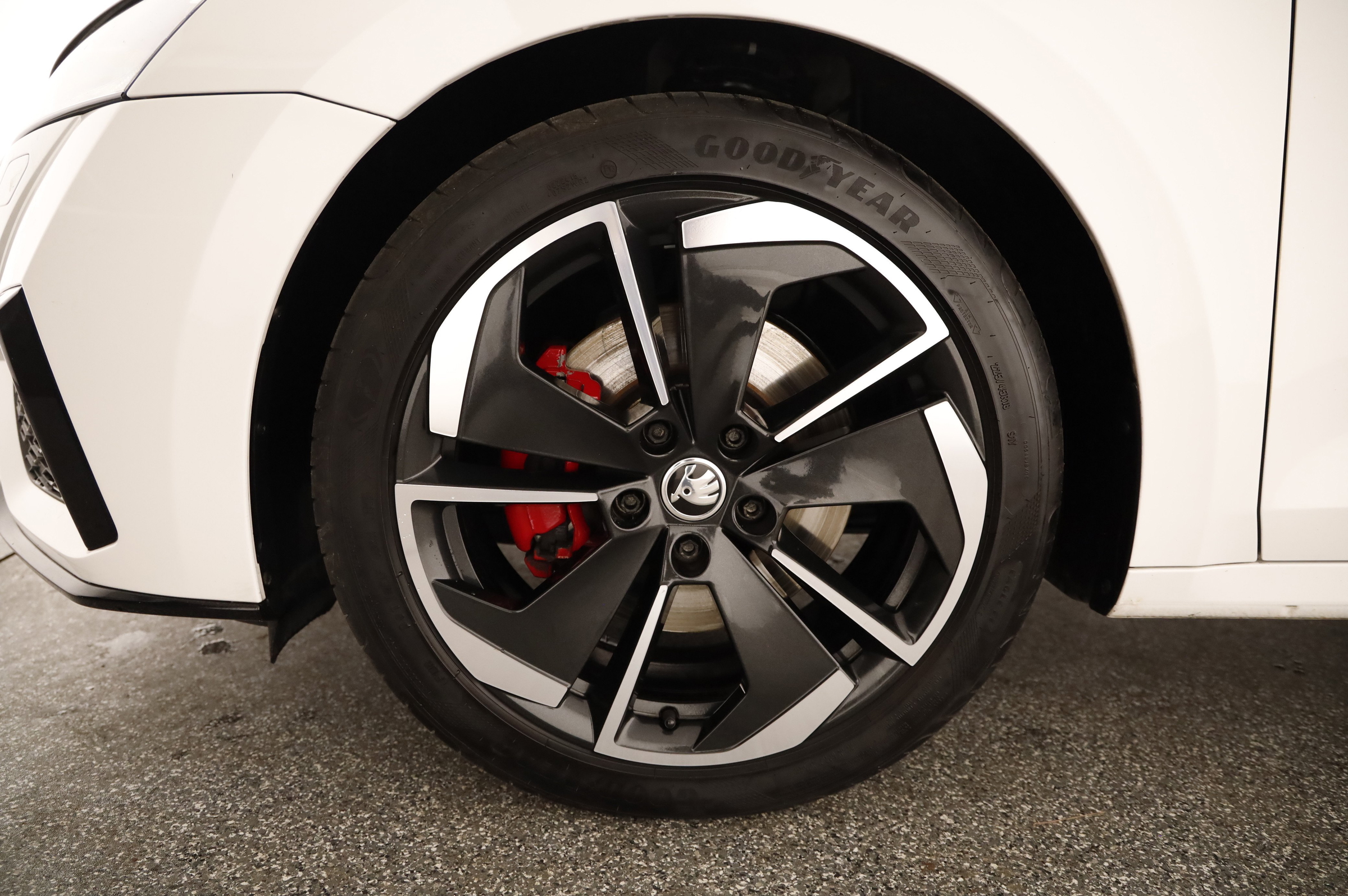 Skoda Octavia Combi 2.0 TDI RS | Bild 10 von 29