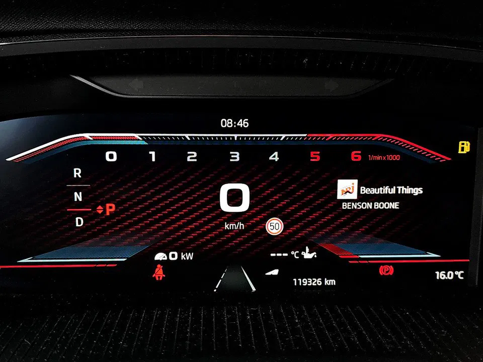 Skoda Octavia Combi 2.0 TDI RS | Bild 14 von 25