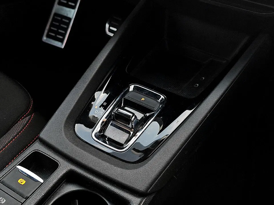 Skoda Octavia Combi 2.0 TDI RS | Bild 19 von 25