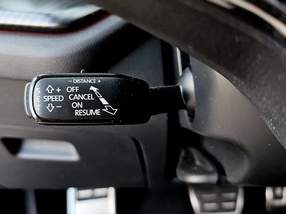 Skoda Octavia Combi 2.0 TDI RS | Bild 13 von 25
