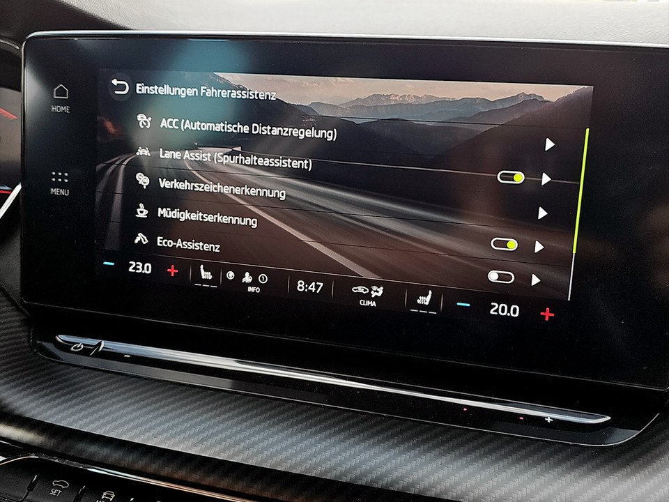 Skoda Octavia Combi 2.0 TDI RS | Bild 18 von 25