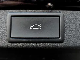 Skoda Octavia Combi 2.0 TDI RS | Thumbnail 23 von 25