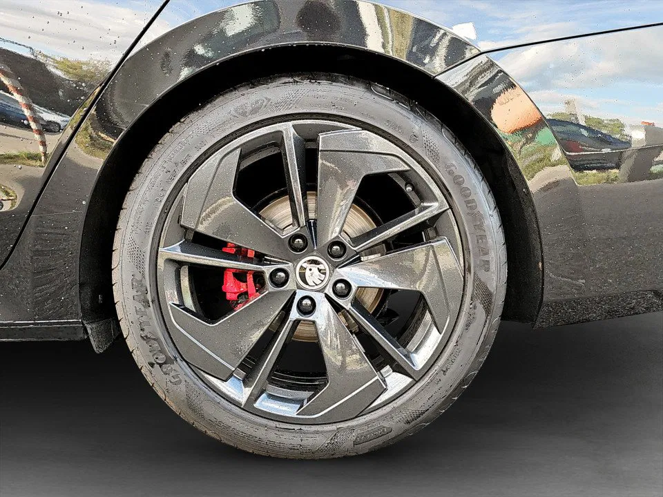 Skoda Octavia Combi 2.0 TDI RS | Bild 6 von 25