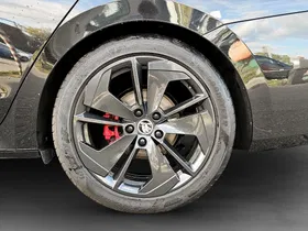Skoda Octavia Combi 2.0 TDI RS | Thumbnail 6 von 25