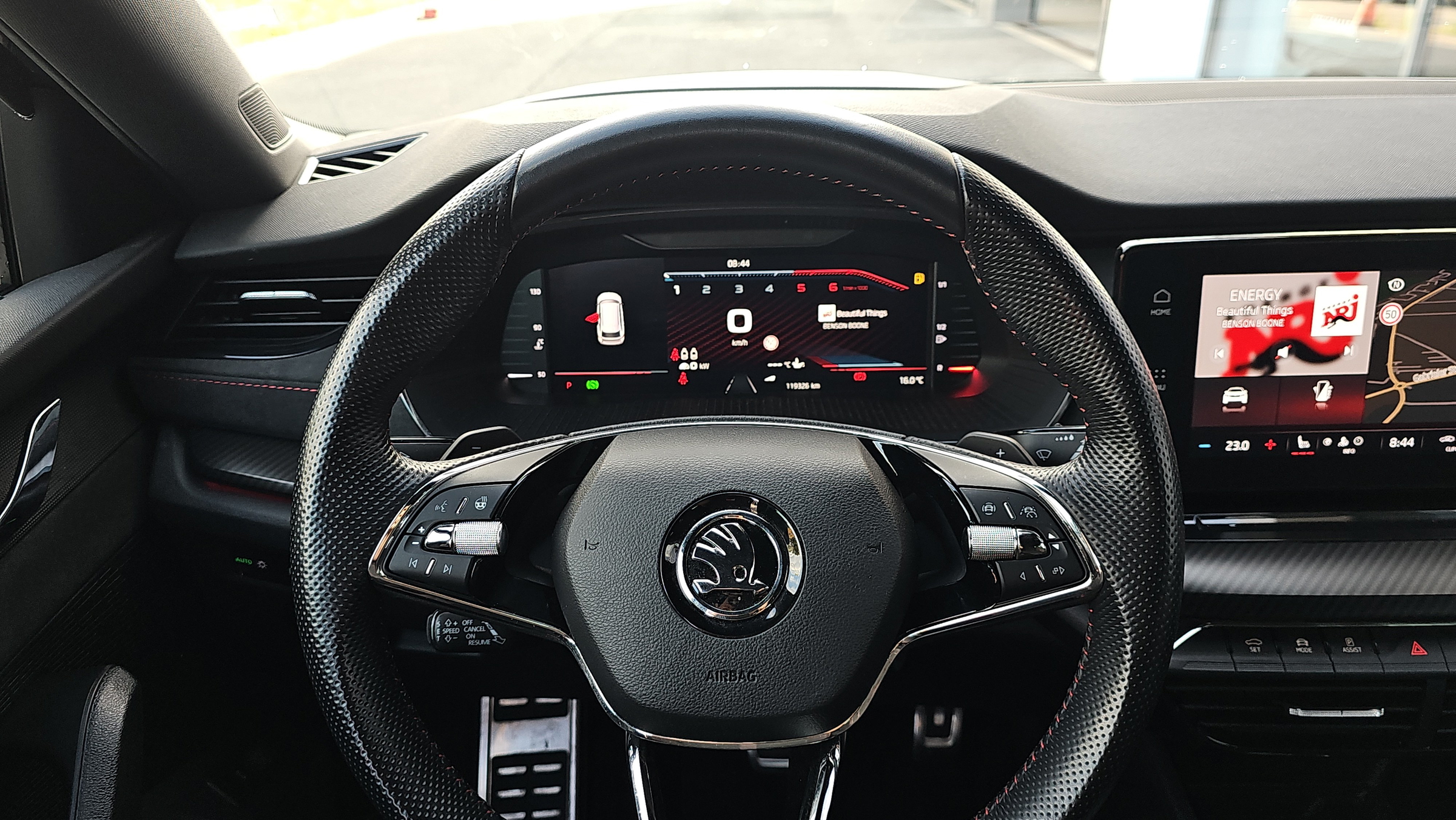 Skoda Octavia Combi 2.0 TDI RS | Bild 12 von 25