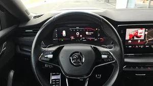 Skoda Octavia Combi 2.0 TDI RS | Thumbnail 12 von 25