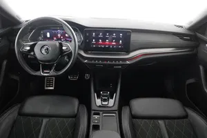 Skoda Octavia Combi 2.0 TDI RS | Thumbnail 8 von 21