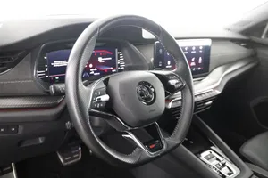 Skoda Octavia Combi 2.0 TDI RS | Thumbnail 9 von 21